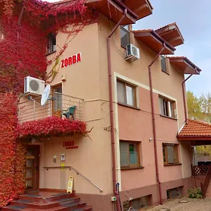Konukevi Zorba, Bükreş