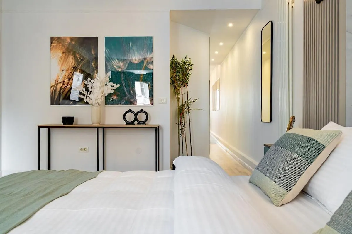 Bucharest Vibe Romana Square By Global Apartments 0*,